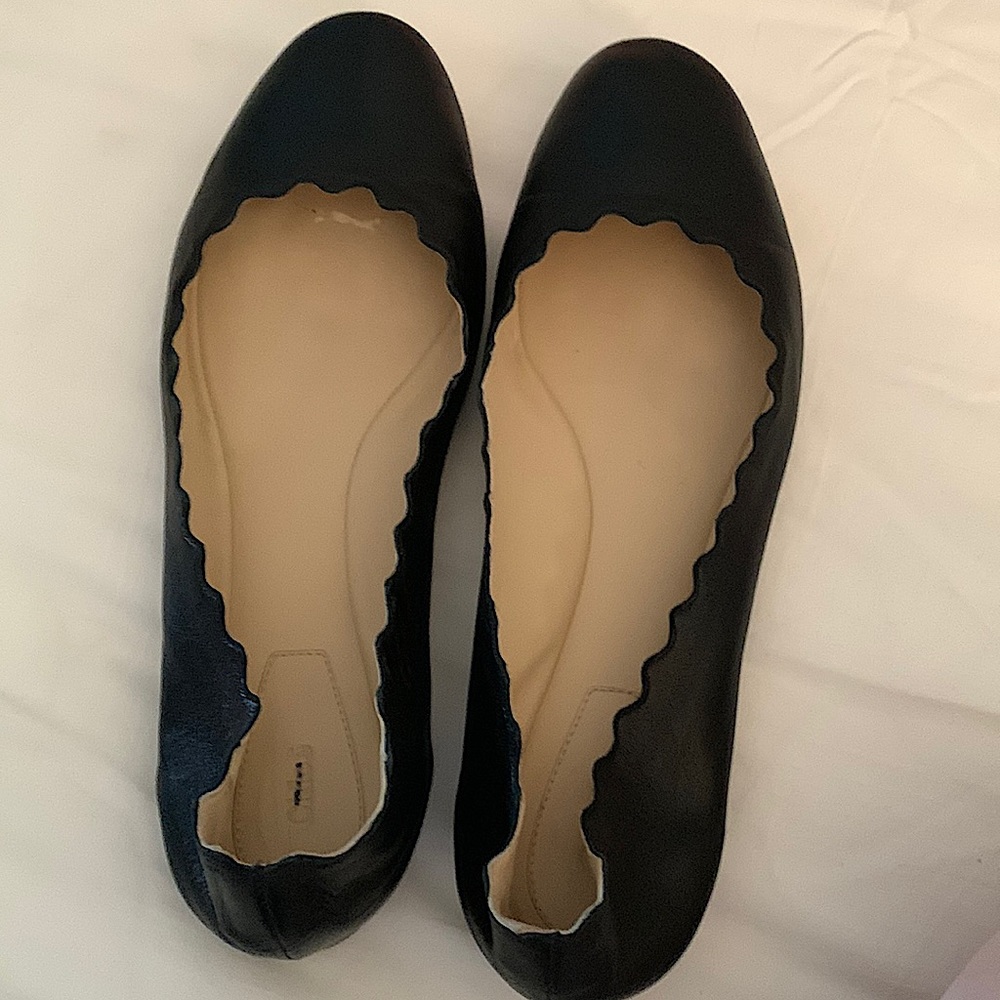 Black leather Chloe scalloped flats Lauren